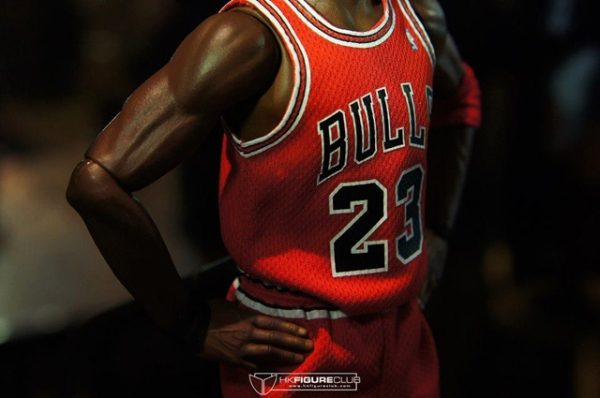 Michael-Jordan-by-Enterbay-23