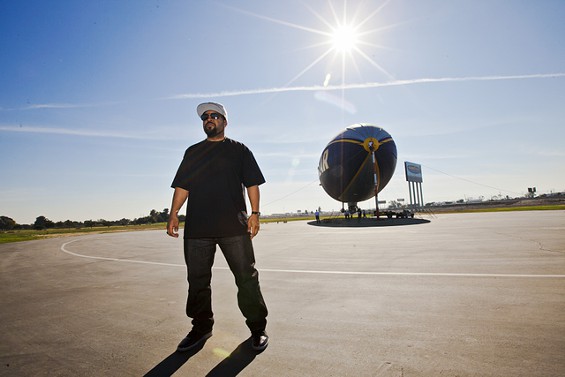 Ice Cube Goodyear blimp 4