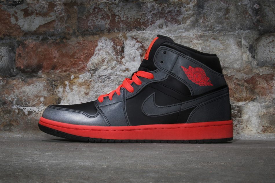 Air Jordan 1 Mid “Infrared 23” Sneakers Look Dope