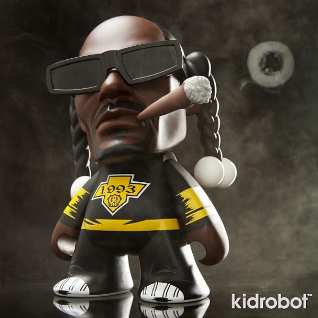 snoop dogg kidrobot toy