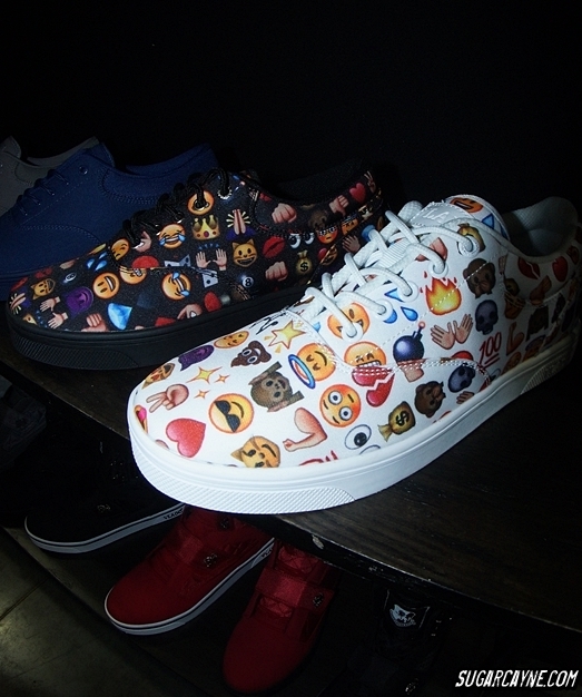 Vlado Footwear . emoticon