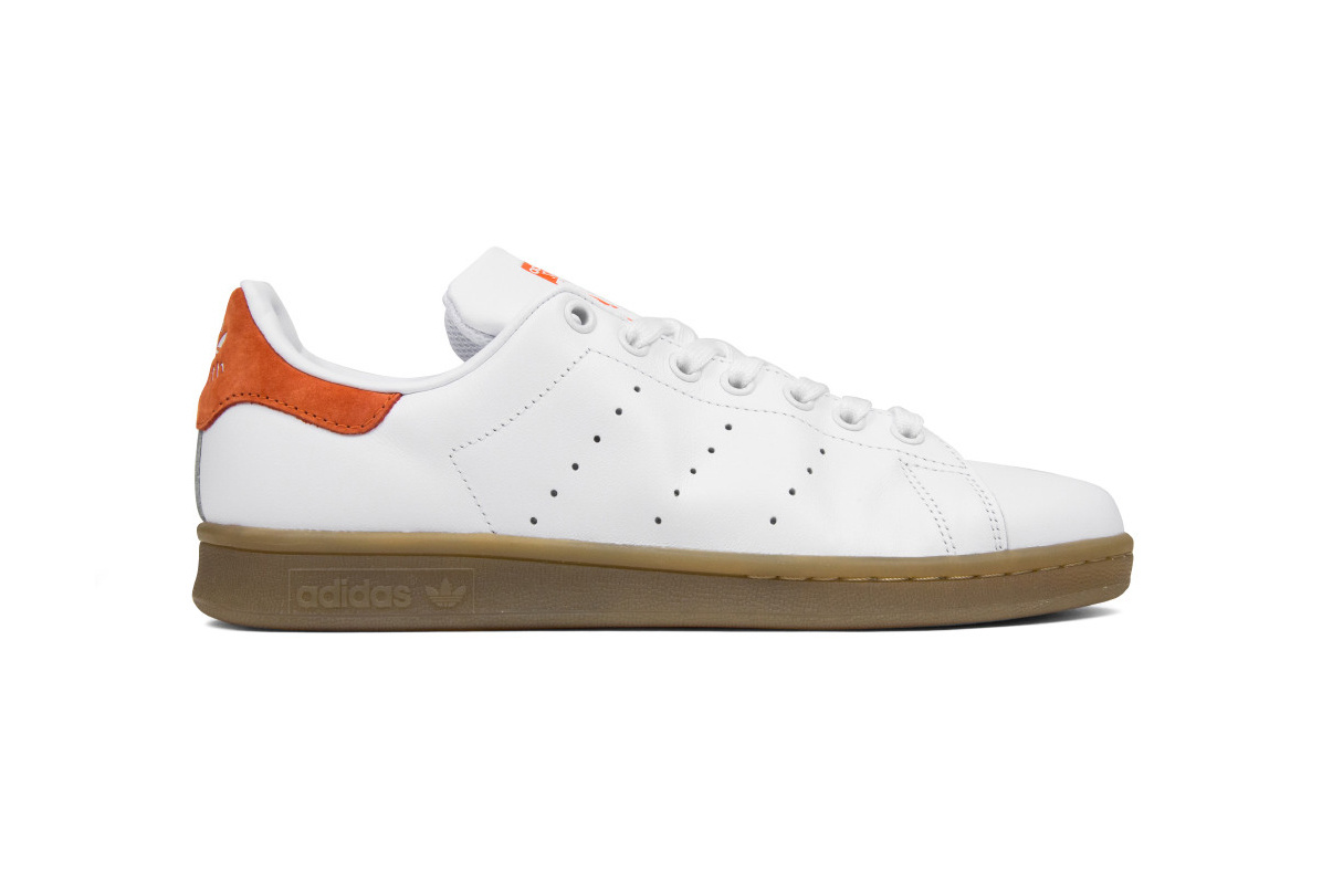 Adidas White, Gum Stan Smiths Kicks