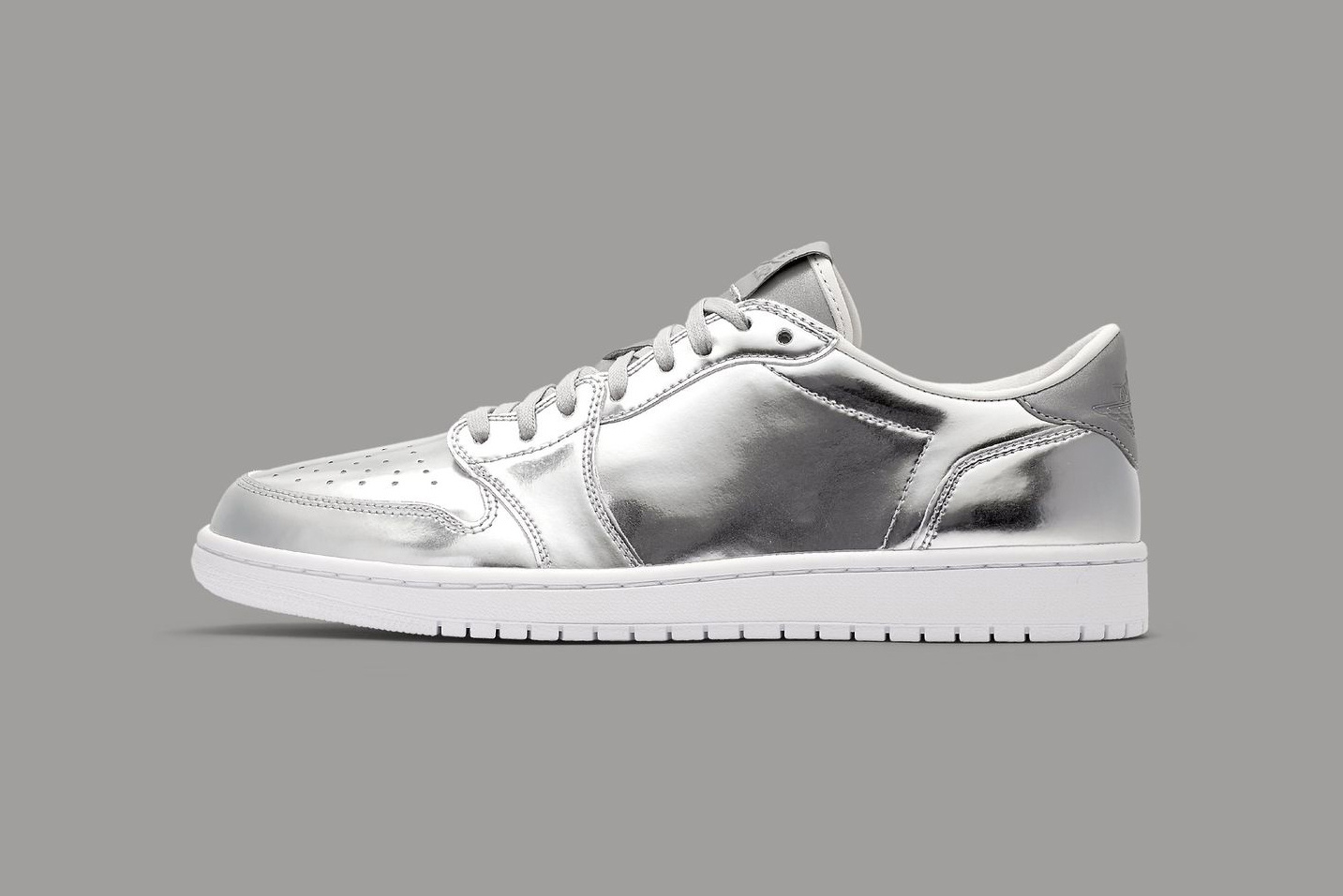 air-jordan-1-low-no-swoosh-pinnacle-silver