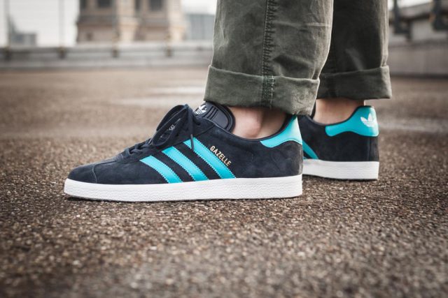 adidas-gazelle blue side