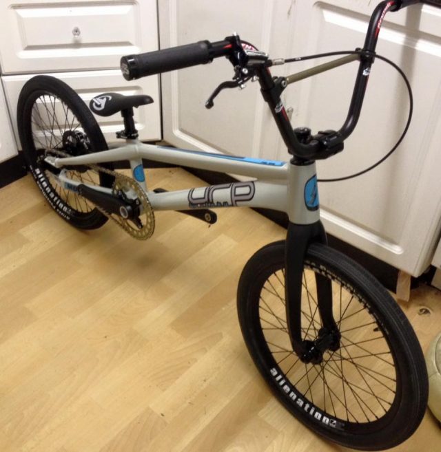 urp moto v1 white