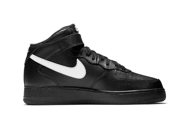 Air Force 1 Mid black sail 2