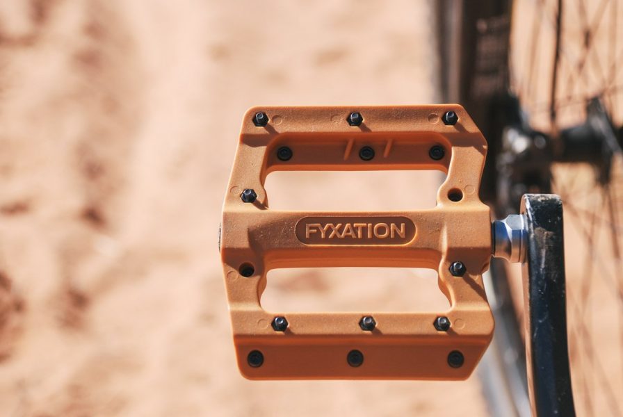Pédales Plates Fyxation Mesa MP - Broches Amovibles 9/16, Couleur Desert Fruita, Pour VTT, Route, BMX Et Plus
