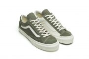vans-vault-pilgrim-surf-supply authentic pair