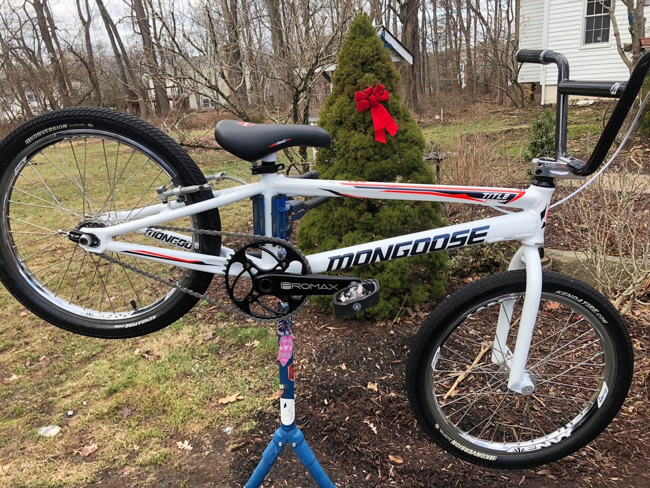 Mongoose Title Elite Pro XXL side view