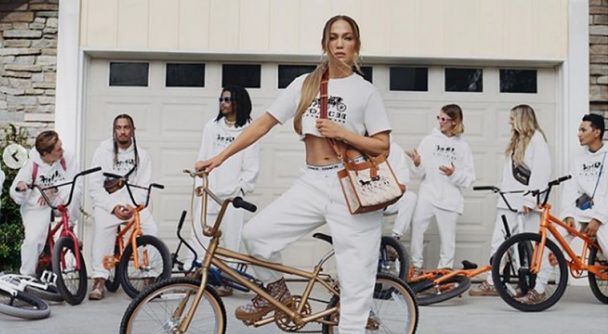 jlo coach horse and carriage