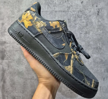 Nike "Real Tree: Sneakers