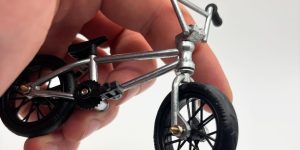 Tail Whip BMX Finger Bike