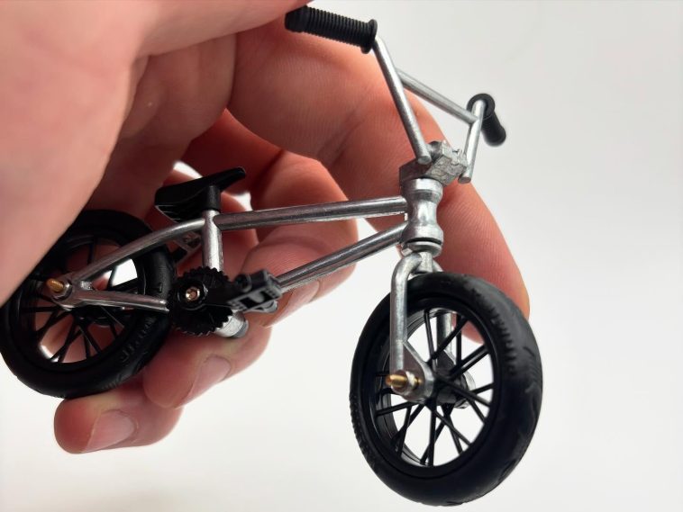 Tail Whip BMX Finger Bike